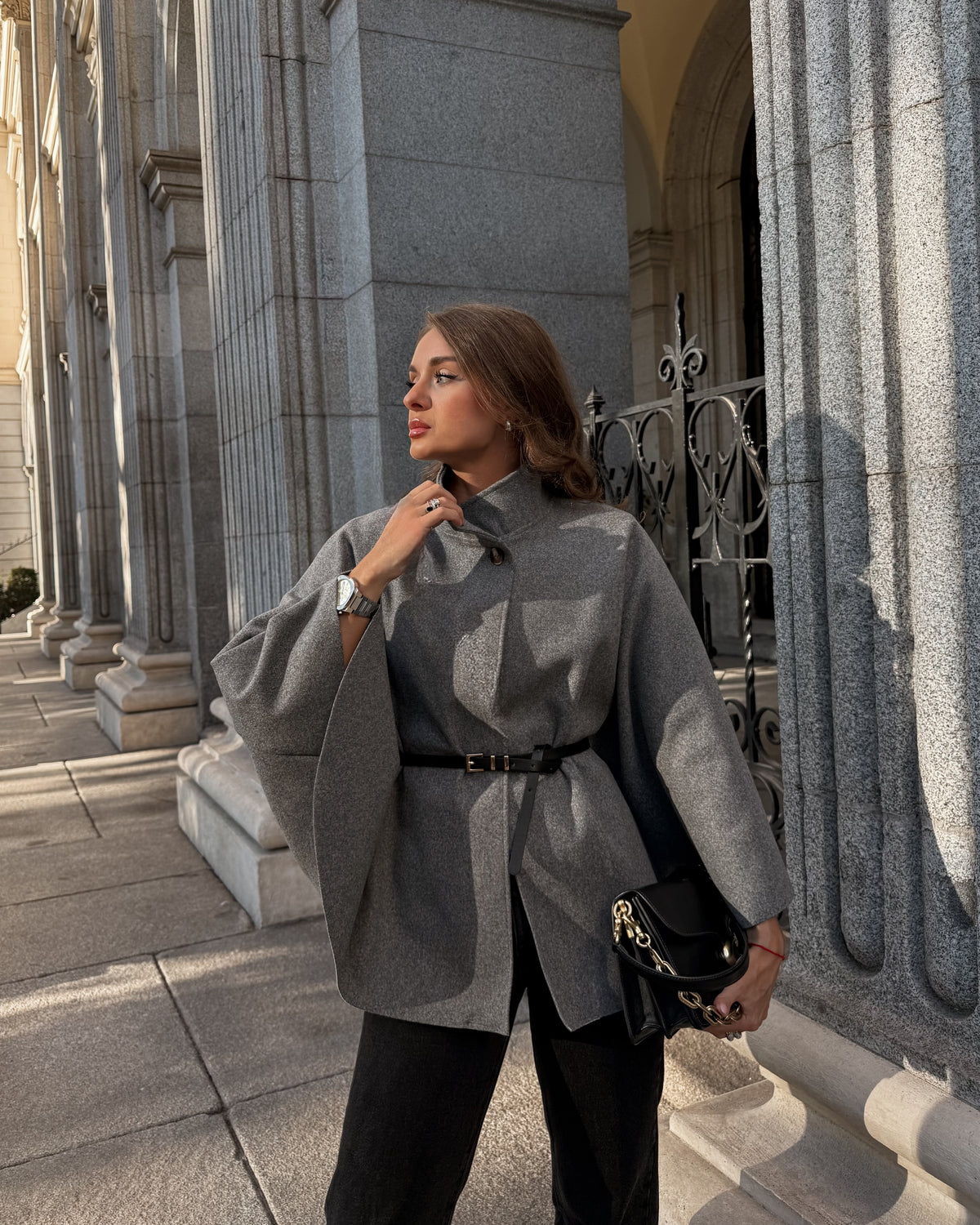 Capa Elysee Gris